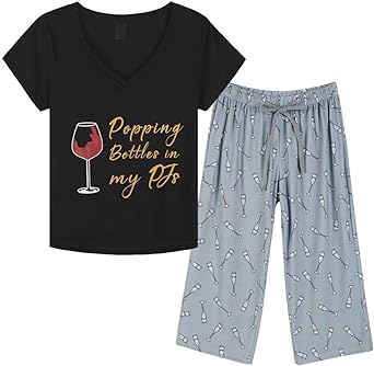 YIJIU Women Soft Comfy Pajamas Cute Cat Short Sleeve Capri Pants PJS Set