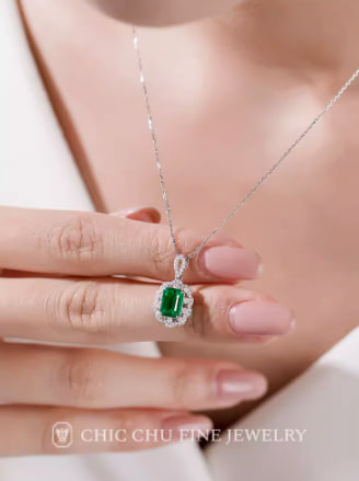 18K White Gold Natural Emerald Pendant Necklace Women Jewelry Gift Colored Gemstone